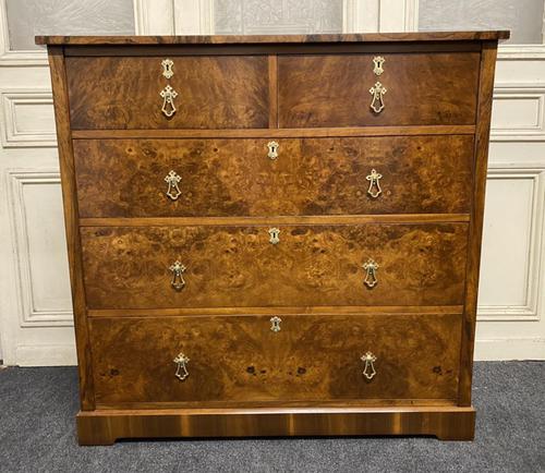 Superb Quality Walnut Chest of Drawers (1 of 18) Superb Quality Walnut Chest of Drawers (1 of 18)