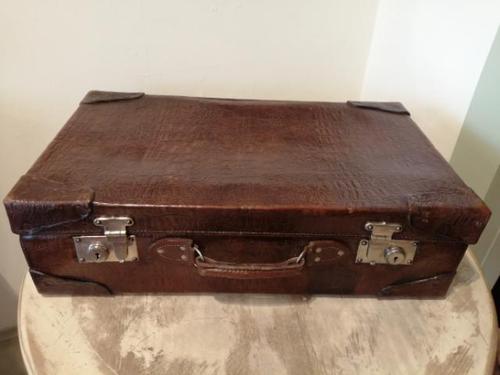 Excellent Quality Crocodile Suitcase (1 of 10) Excellent Quality Crocodile Suitcase (1 of 10)