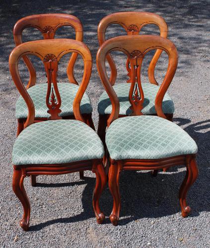 1900's Set of 4 Mahogany Hoop Back Chairs with Pop-out Seats (1 of 3) 1900's Set of 4 Mahogany Hoop Back Chairs with Pop-out Seats (1 of 3)