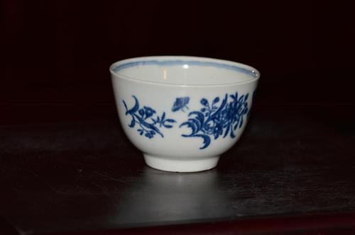 18th Century Worcester Blue & White Tea Bowl (1 of 5)