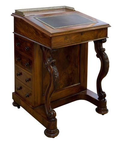Mid 19th Century Walnut Davenport Desk (1 of 10) Mid 19th Century Walnut Davenport Desk (1 of 10)