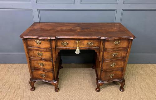 Burr Walnut Serpentine Fronted Desk (1 of 17)