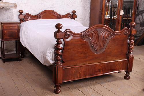 Fabulous English Victorian Solid Mahogany Bed (1 of 10) Fabulous English Victorian Solid Mahogany Bed (1 of 10)