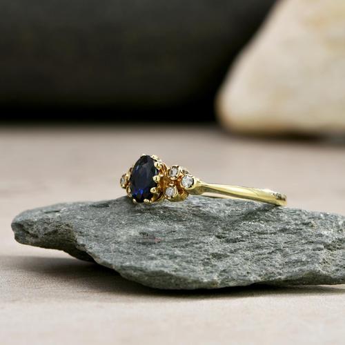 The Vintage Sapphire & Diamond 9ct Gold Ring (1 of 5)