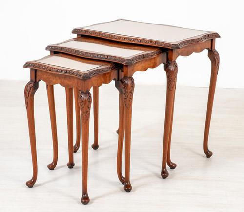 Pretty Queen Anne Style Nest of 3 Tables c.1930 (1 of 8) Pretty Queen Anne Style Nest of 3 Tables c.1930 (1 of 8)
