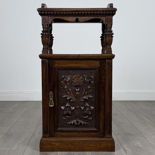 Antique 19th Century Good Quality Carved Oak Cabinet (1 of 10)