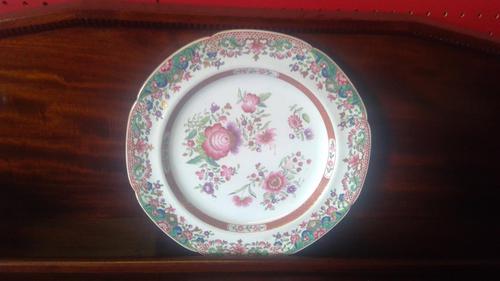 Edme Samson 19th Century French Famile Rose Decorated Plate (1 of 5) Edme Samson 19th Century French Famile Rose Decorated Plate (1 of 5)