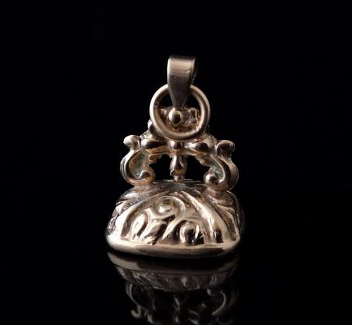 Vintage 9ct Gold Bloodstone Seal Fob (1 of 14) Vintage 9ct Gold Bloodstone Seal Fob (1 of 14)