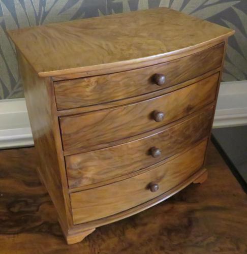 Burr Walnut Miniature Chest of Drawers 20th Century (1 of 6) Burr Walnut Miniature Chest of Drawers 20th Century (1 of 6)