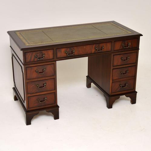 Antique Georgian Style Mahogany Leather Top Pedestal Desk (1 of 10)