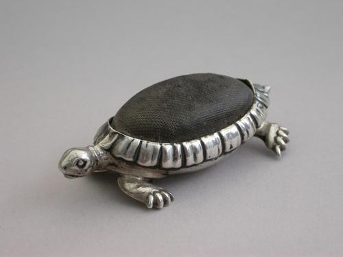 Edwardian Novelty Antique Silver Tortoise Pin Cushion by Saunders & Shepherd, Birmingham, 1906 (1 of 8) Edwardian Novelty Antique Silver Tortoise Pin Cushion by Saunders & Shepherd, Birmingham, 1906 (1 of 8)