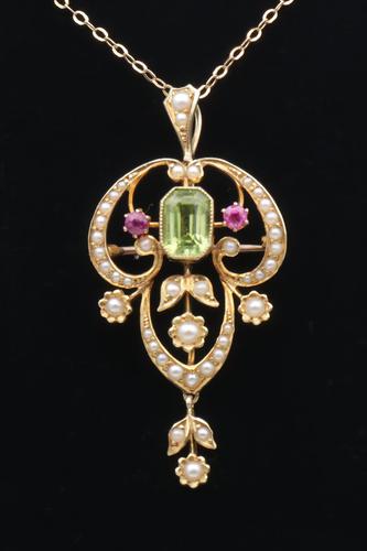 Art Nouveau 15ct Gold Pendant / Brooch (1 of 1) Art Nouveau 15ct Gold Pendant / Brooch (1 of 1)