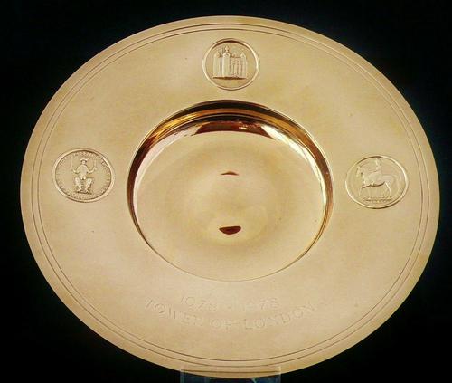 Rare 9ct Gold Tower of London Armada Dish, Number 8 of 9 made (1 of 11) Rare 9ct Gold Tower of London Armada Dish, Number 8 of 9 made (1 of 11)