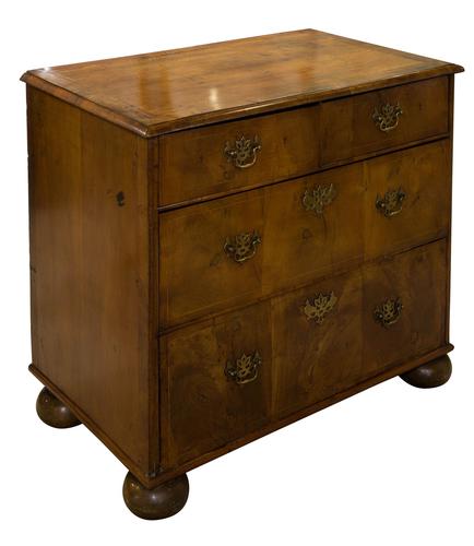 Geo III Walnut Chest of Drawers (1 of 8) Geo III Walnut Chest of Drawers (1 of 8)