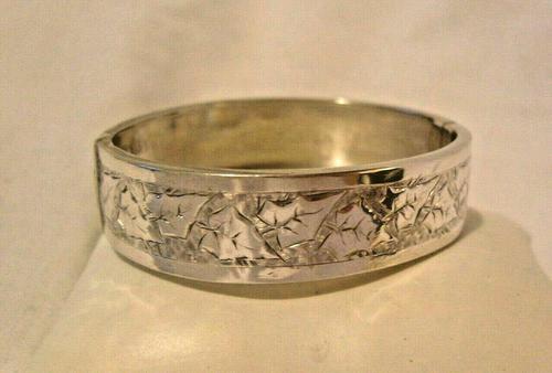 Victorian Sterling Silver Bangle 1890s Antique Ivy Leaf Bracelet 6 1/2" Length (1 of 9) Victorian Sterling Silver Bangle 1890s Antique Ivy Leaf Bracelet 6 1/2" Length (1 of 9)
