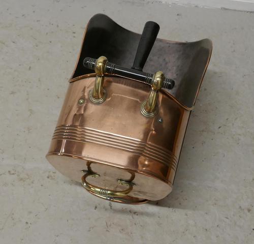 Superb Large Arts & Crafts Copper Helmet Coal Scuttle (1 of 7) Superb Large Arts & Crafts Copper Helmet Coal Scuttle (1 of 7)