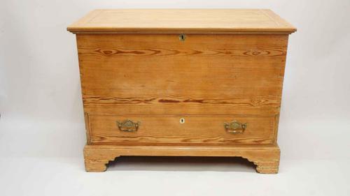 Georgian pine mule chest dated 1816 (1 of 12) Georgian pine mule chest dated 1816 (1 of 12)