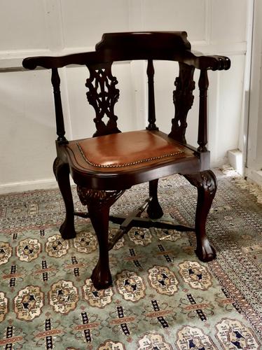 Chunky Georgian Style Mahogany Corner Chair (1 of 5) Chunky Georgian Style Mahogany Corner Chair (1 of 5)