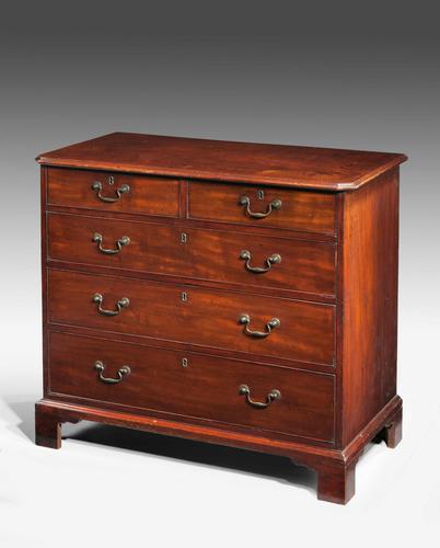 George III Period Straight Fronted Mahogany Chest of Drawers (1 of 3) George III Period Straight Fronted Mahogany Chest of Drawers (1 of 3)