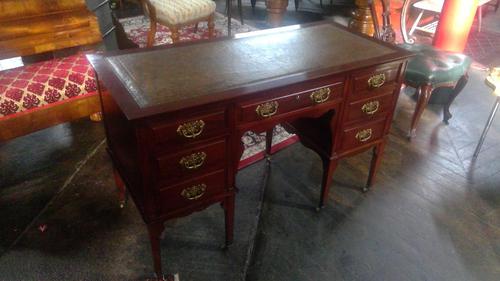 Victorian Mahogany Desk (1 of 6)