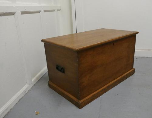 Georgian Golden Finish Oak, Pine Blanket Chest (1 of 5)