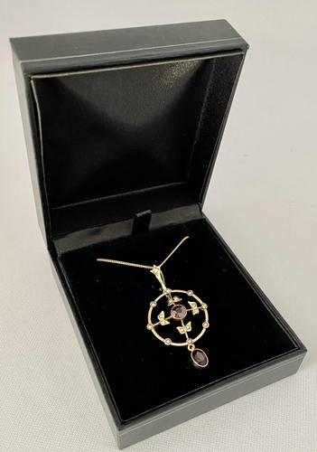Pretty Edwardian Pendant c.1910 (1 of 10) Pretty Edwardian Pendant c.1910 (1 of 10)