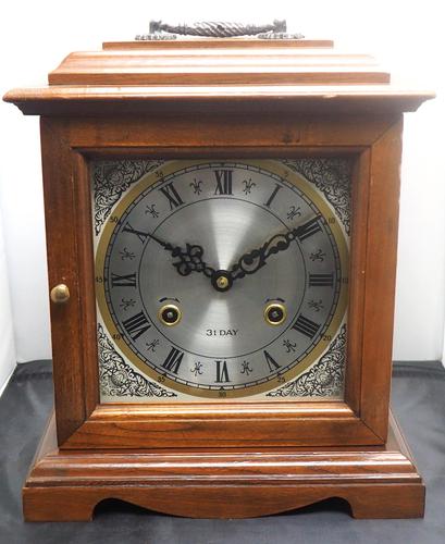 Marvellous 31day Vintage Bracket Mantel Clock – Walnut Caddy Top Carry Handle (1 of 12)