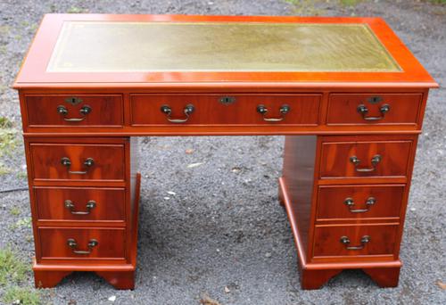 1960s Mahogany One Piece Desk with Green Leather (1 of 4)