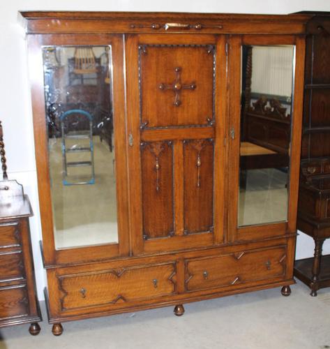 1920's Large Oak Mirrored 3 Door Wardrobe with Slides (1 of 6)