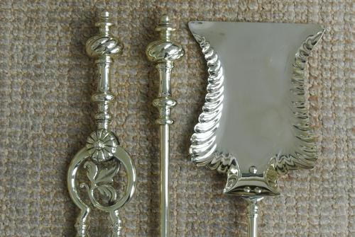 Superb Set Victorian Brass Fire Irons Larger Than Average Companion c.1890 (1 of 9) Superb Set Victorian Brass Fire Irons Larger Than Average Companion c.1890 (1 of 9)