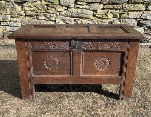 Small 17th Century Devon Oak Coffer (1 of 21)