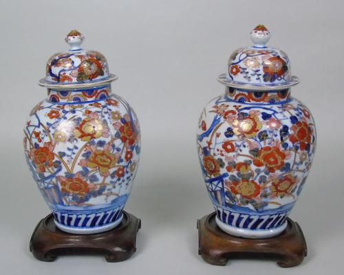 Good Pair of 19th Century Imari Porcelain Lidded Vases on Stands (1 of 10) Good Pair of 19th Century Imari Porcelain Lidded Vases on Stands (1 of 10)