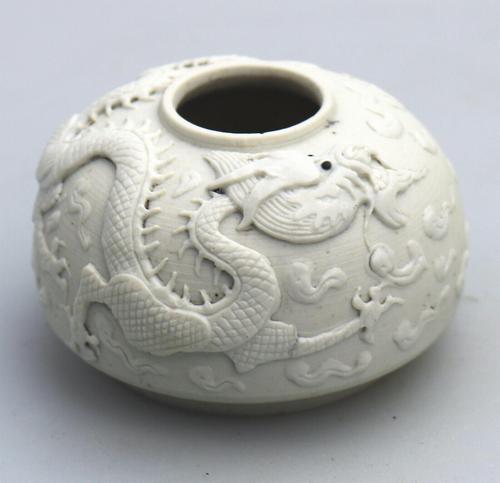 Very Fine Chinese Porcelain Brush Washer Ex. Wikramaratna Collection 19th Century (1 of 6) Very Fine Chinese Porcelain Brush Washer Ex. Wikramaratna Collection 19th Century (1 of 6)