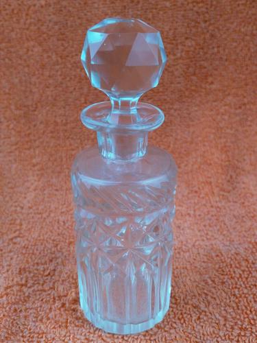 Antique Cut Glass Scent Bottle with Stopper C1890 (1 of 7) Antique Cut Glass Scent Bottle with Stopper C1890 (1 of 7)