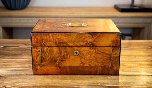 Burr Walnut Work Box Victorian 1870 (1 of 9)