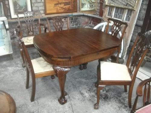 7 Piece Carved Mahogany Ball & Law Dining Set (1 of 9) 7 Piece Carved Mahogany Ball & Law Dining Set (1 of 9)