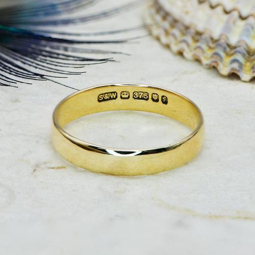 The Vintage 1981 Yellow Gold Wedding Ring (1 of 1) The Vintage 1981 Yellow Gold Wedding Ring (1 of 1)