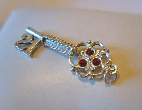 Vintage Silver Ladies Bracelet Charm 1960s 21st Birthday Key Set With Faux Rubies (1 of 5) Vintage Silver Ladies Bracelet Charm 1960s 21st Birthday Key Set With Faux Rubies (1 of 5)