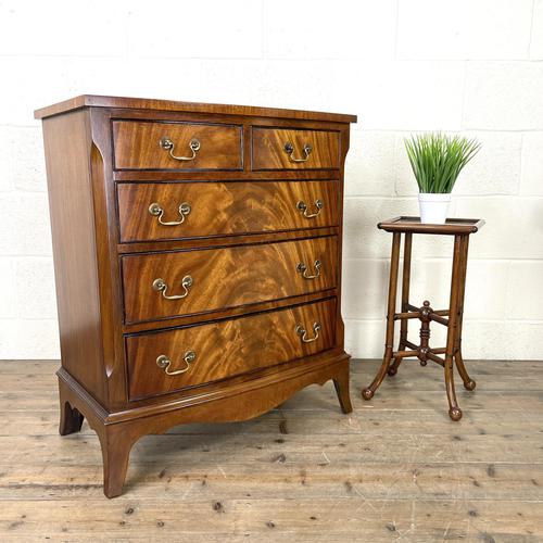 Small 20th Century Walnut Chest of Drawers (1 of 10)