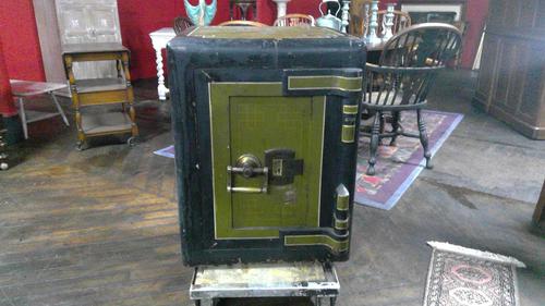 FIne Quality Chatwood Safe Still in its Original Livery (1 of 6)