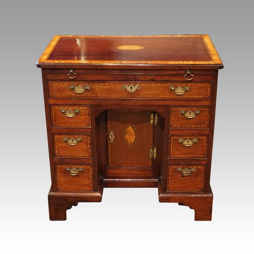 George III Inlaid Kneehole Desk (1 of 17) George III Inlaid Kneehole Desk (1 of 17)