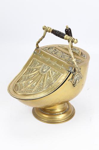 Victorian Brass Helmet Coal Scuttle (1 of 13) Victorian Brass Helmet Coal Scuttle (1 of 13)