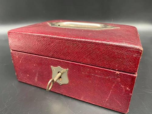 Victorian Leather Jewellery Box with Key (1 of 4)