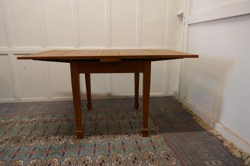 Blonde Mahogany Cottage Draw Leaf Table (1 of 8) Blonde Mahogany Cottage Draw Leaf Table (1 of 8)