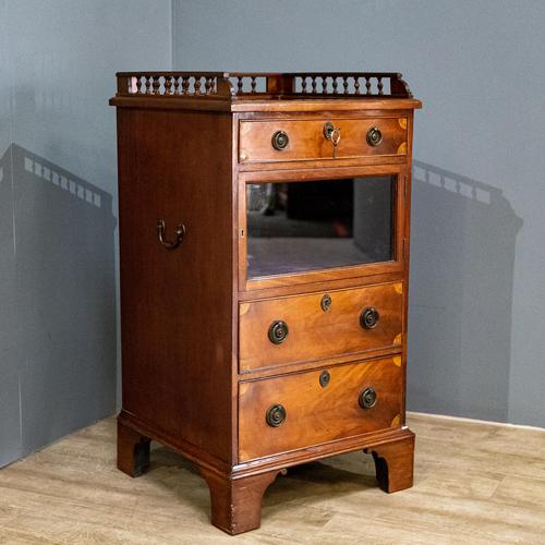 Display cabinet and chest (1 of 10) Display cabinet and chest (1 of 10)