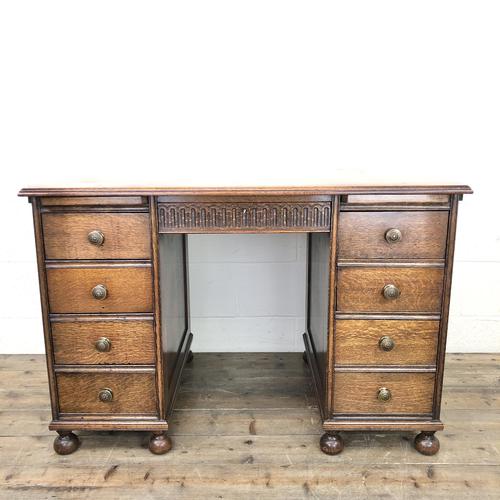 Early 20th Century Oak Kneehole Desk (1 of 14)