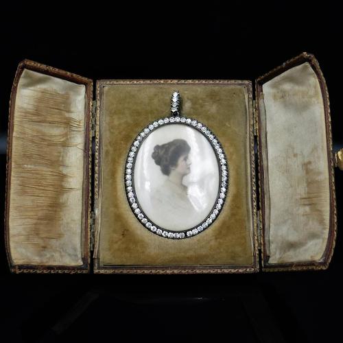 Antique Paste Portrait Miniature Silver Oval Locket Pendant in Box (1 of 9) Antique Paste Portrait Miniature Silver Oval Locket Pendant in Box (1 of 9)