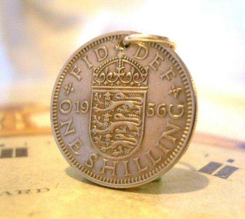 Vintage Pocket Watch Chain Fob 1956 Lucky Silver One Shilling Old 5d Coin Fob (1 of 7) Vintage Pocket Watch Chain Fob 1956 Lucky Silver One Shilling Old 5d Coin Fob (1 of 7)