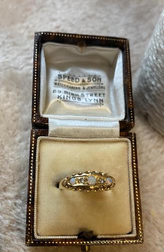 18ct. Yellow Gold Opal & Diamond 5 Stone Ring.1919 (1 of 6)