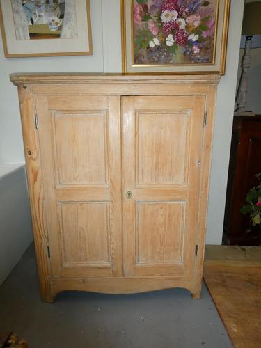 19th Century Pine Kitchen Cupboard (1 of 13) 19th Century Pine Kitchen Cupboard (1 of 13)